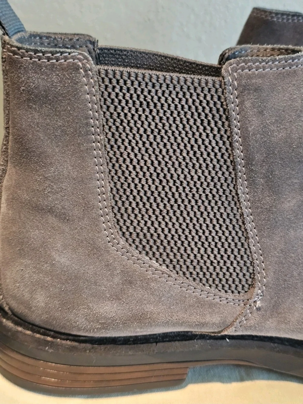 Clarks Gray Suede Chelsea Boots Men's US 13 EU 47 Casual Dress Ankle Boots